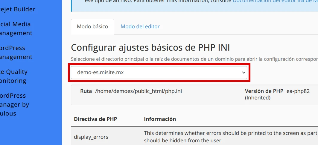 Selecciona el dominio en Modo básico del Editor INI de MultiPHP